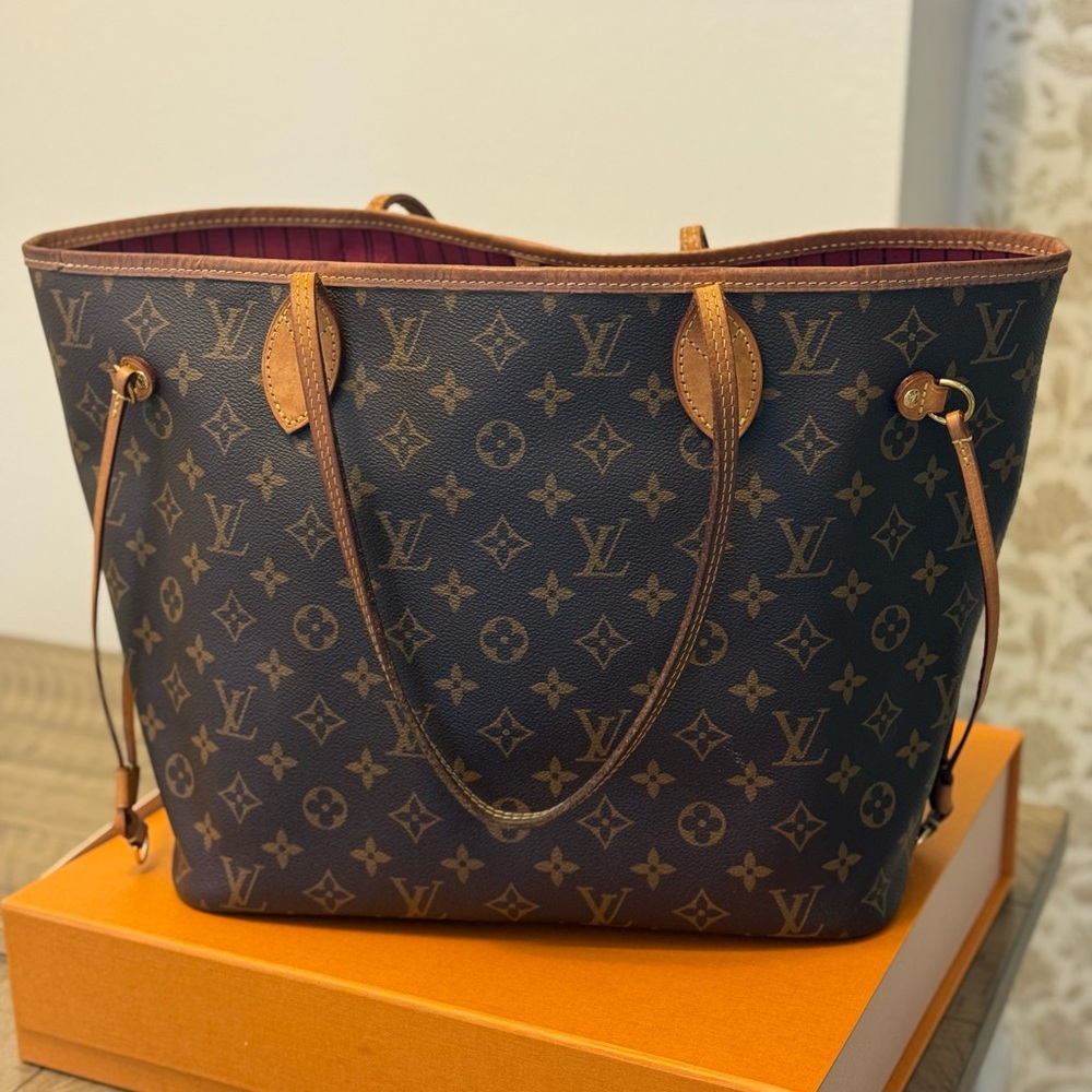 Authentic LV Monogram Neverfull MM Tote – Pink Interior 💖